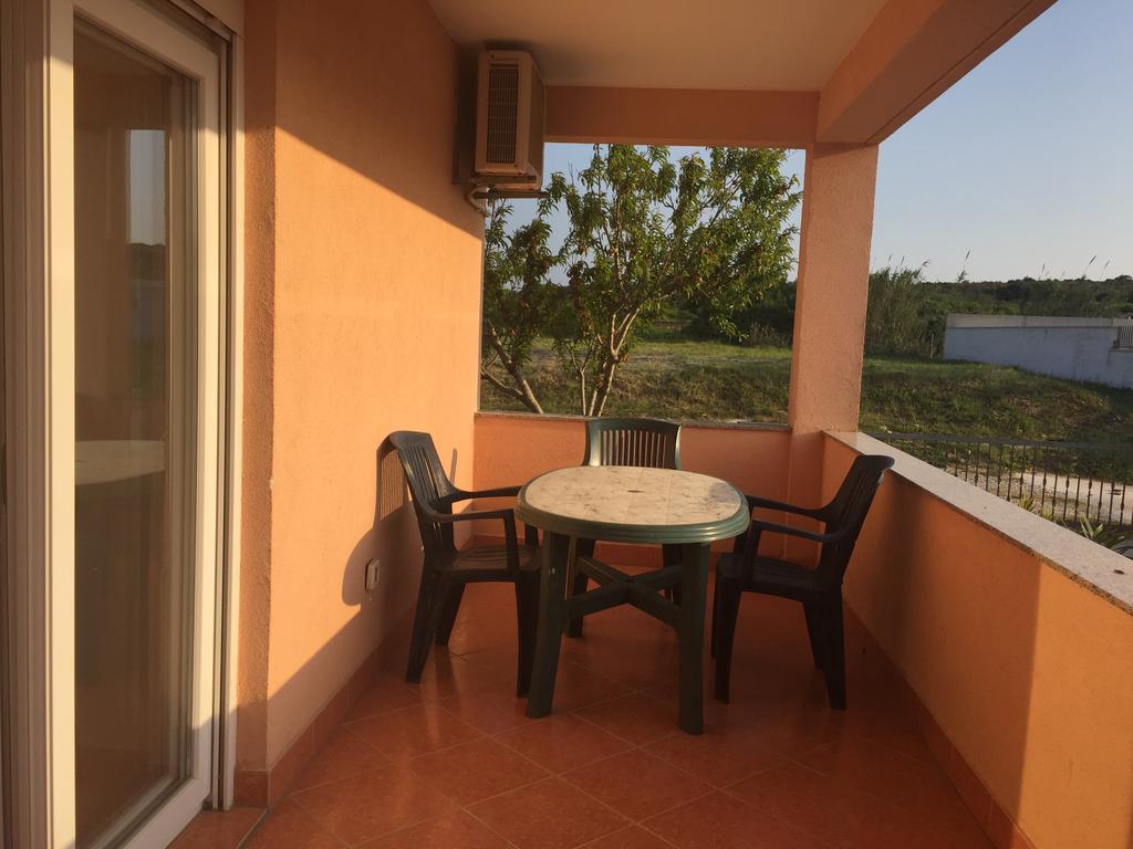 באניולה Sunny Rock Volme Apartments מראה חיצוני תמונה